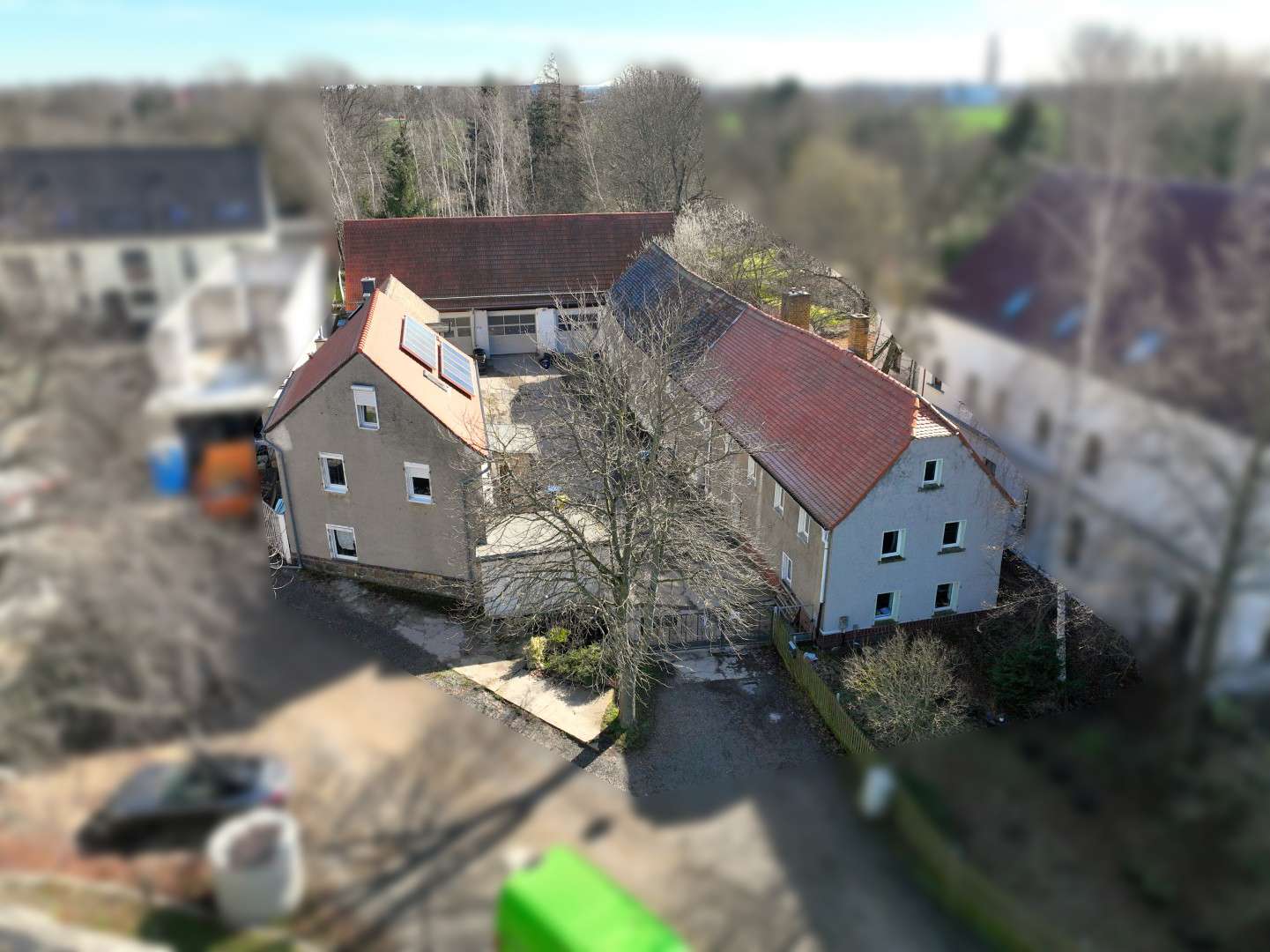 Dreiseitenhof mit attraktiven und großzügigen Grundstück in gewachsener ...