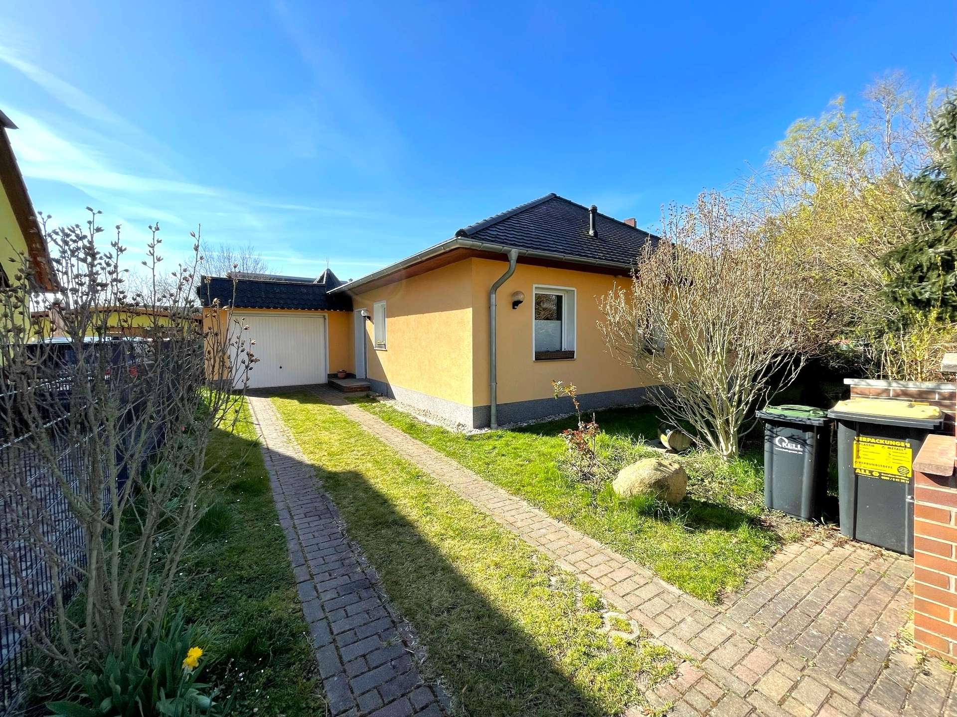 Attraktiver Bungalow mit Garage in ruhiger Lage - butterling immobilien